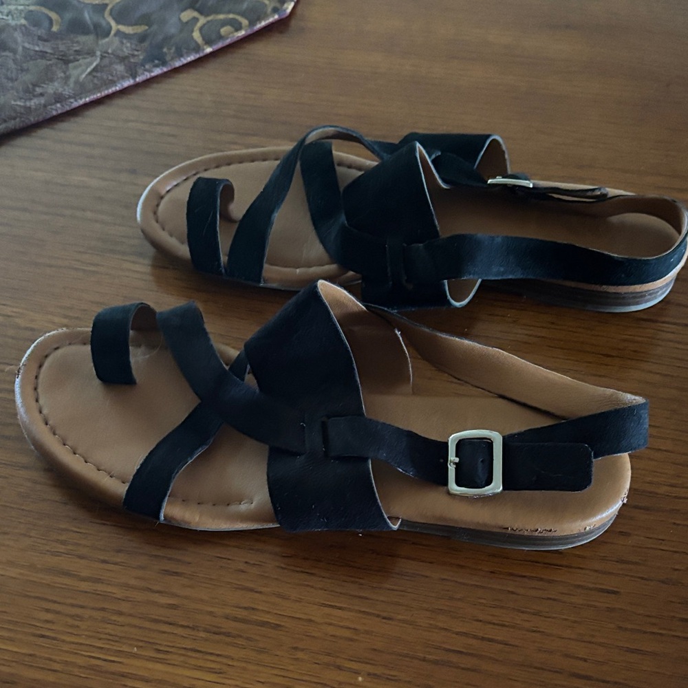 Franco Sarto Black and Tan Sandals - Picture 2 of 3